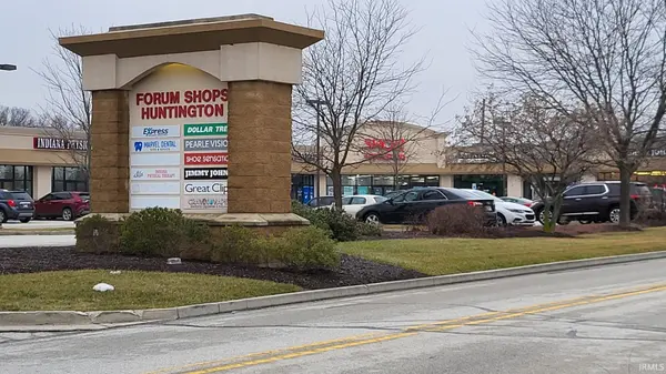 Walmart DR, Huntington, IN 46750
