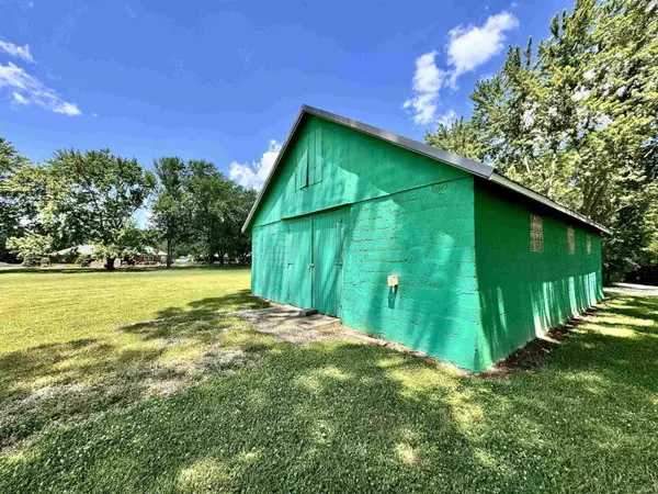 2572 W Ridge RD, Peru, IN 46970