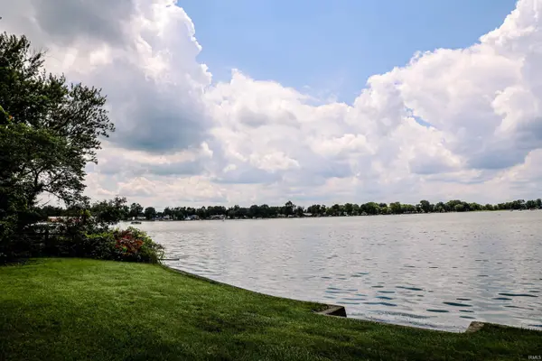 1500 N Lakeshore DR, Kewanna, IN 46939