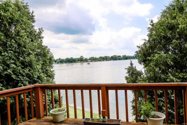 1500 N Lakeshore DR, Kewanna, IN 46939