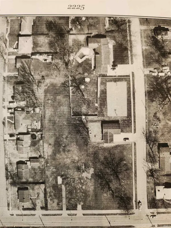 2225 McKinnie AVE, Fort Wayne, IN 46806
