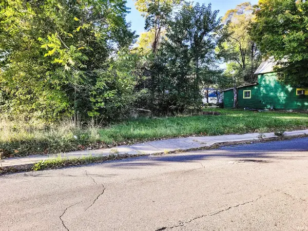 1202 W Indiana AVE, South Bend, IN 46613