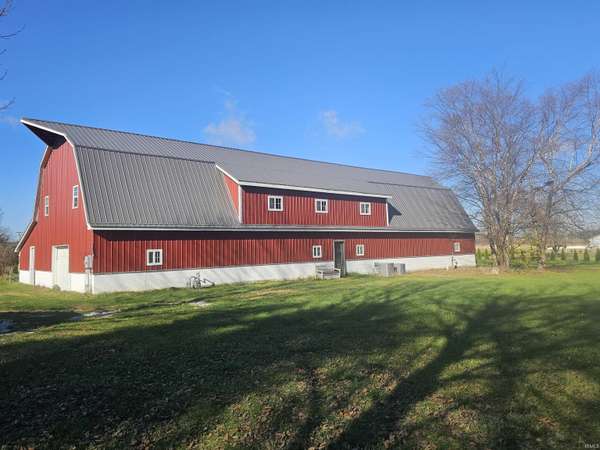 751 N Falvey ST, Winamac, IN 46996