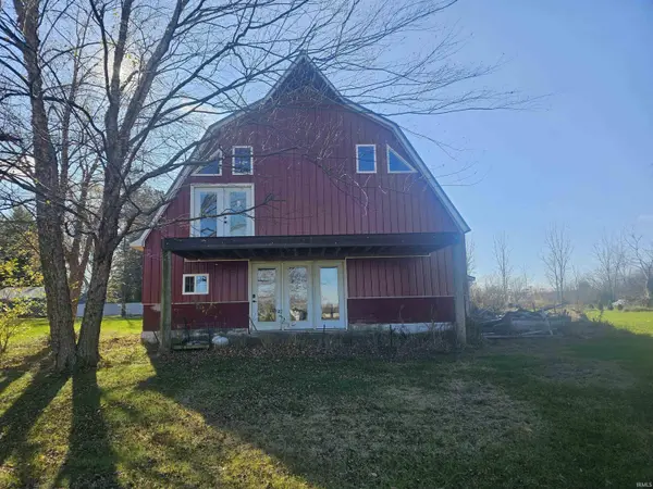 751 N Falvey ST, Winamac, IN 46996