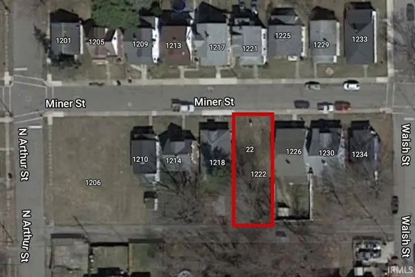 1222 Miner ST, South Bend, IN 46617-2122