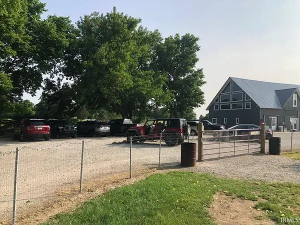 625 N State 75 RD, Flora, IN 46929