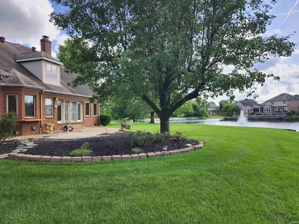 7966 Lake Terrace CT, Newburgh, IN 47630