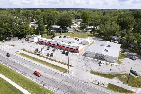 6441 Bluffton RD, Fort Wayne, IN 46809-2371