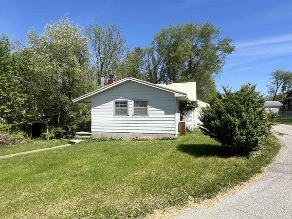 4915 E White Point DR, Monticello, IN 47960