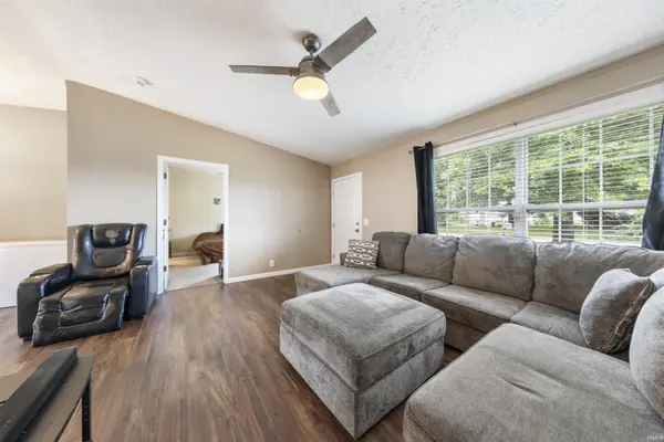 915 E Kentucky ST, Princeton, IN 47670-3066