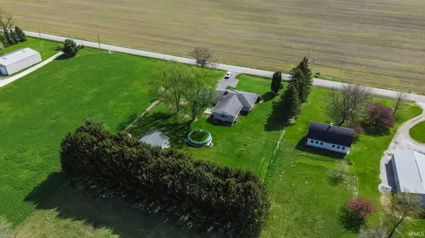 56915 Tulip RD, New Carlisle, IN 46552