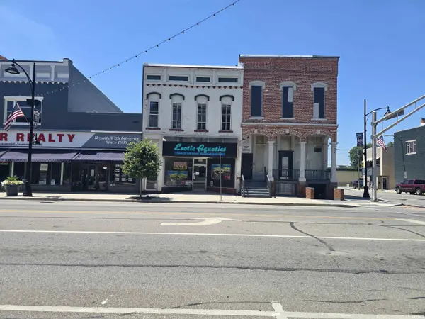 104 S Main ST, Kendallville, IN 46755