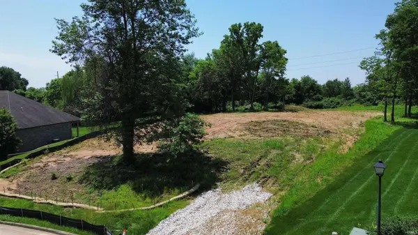 132 Lakewood Drive DR, Vincennes, IN 47591