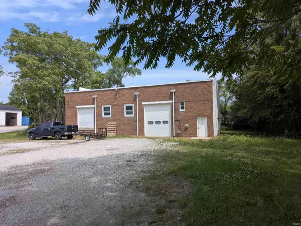802 E Talmer AVE, North Judson, IN 46366-1462