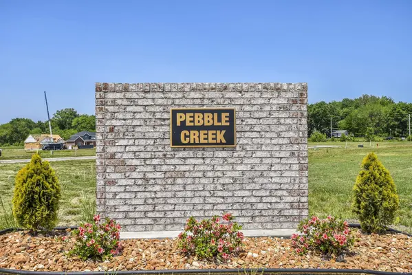 8523 Pebble Creek DR, Newburgh, IN 47630