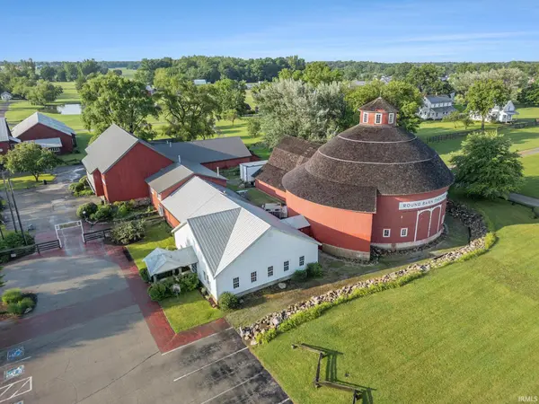 1600 W Market ST, Nappanee, IN 46550