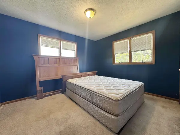 1732 S 275 W ***, Bloomfield, IN 47424
