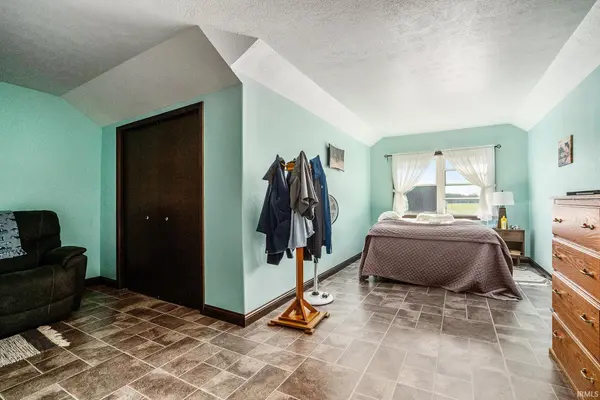 9135 W 750 North ***, Etna Green, IN 46524