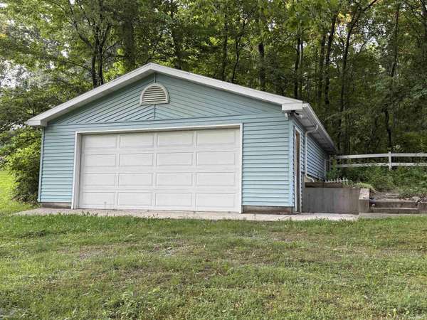 4350 S 895 E ***, Wolcottville, IN 46795