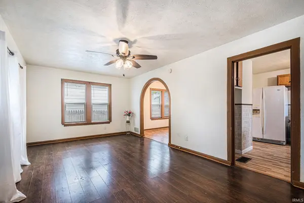 1601 Magnolia ST, South Bend, IN 46613-1420