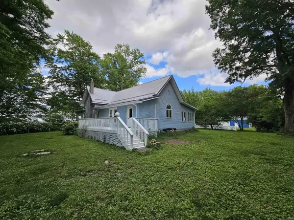 3232 S Petersburg RD, Wheatland, IN 47597