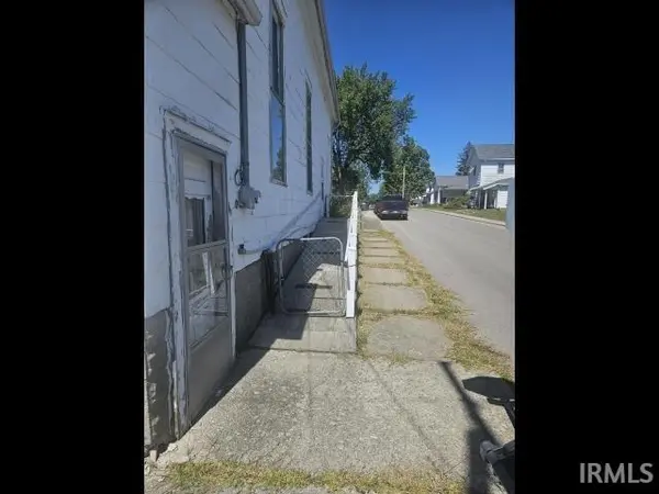 148 E Howard ST, Parker City, IN 47368