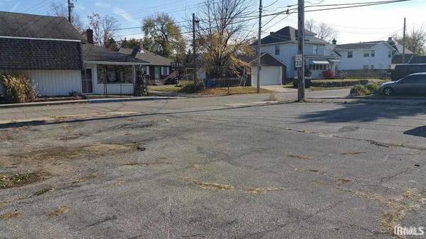 1213 W Lincolnway ***, Mishawaka, IN 46544-1742