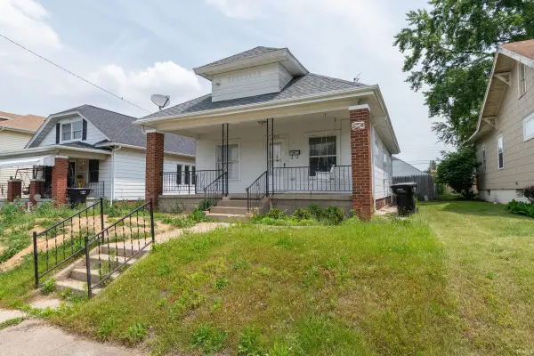1722 Nash ST, South Bend, IN 46613