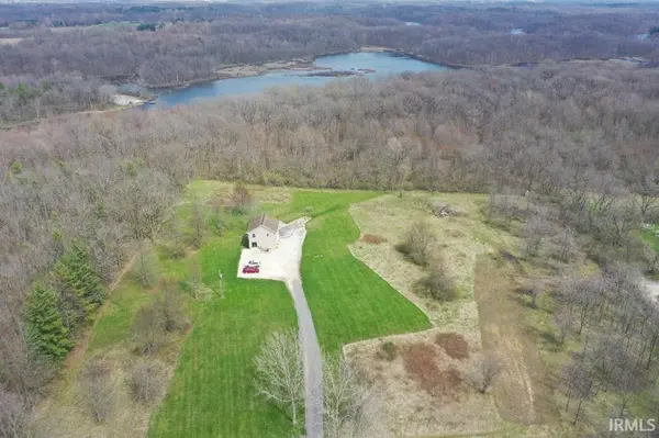 8230 N State Road 13 ***, Syracuse, IN 46567-8392