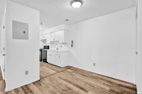 3220 E John Hinkle PL #B, Bloomington, IN 47408