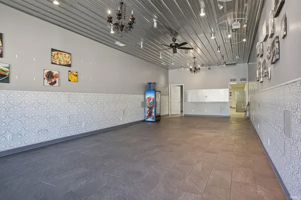 105 N McCreary ST, Fort Branch, IN 47648