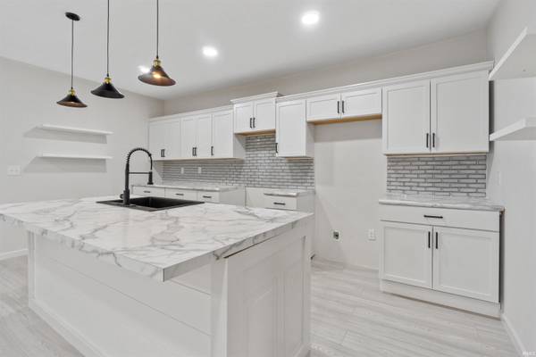 63 E McKeever ST, Andrews, IN 46702