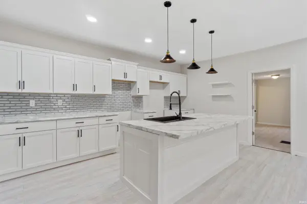 63 E McKeever ST, Andrews, IN 46702
