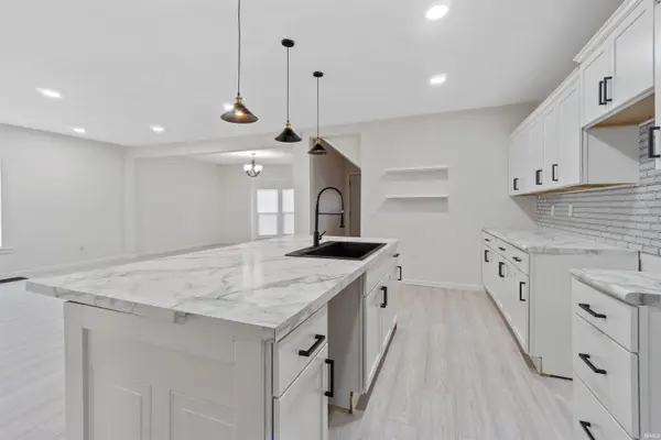 63 E McKeever ST, Andrews, IN 46702