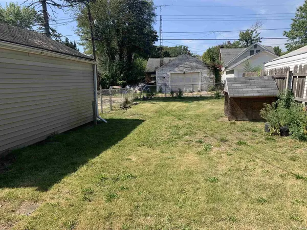 1649 N Adams ST, South Bend, IN 46628