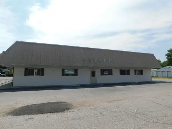 413 415 417 419 Hackberry ST, Paoli, IN 47454