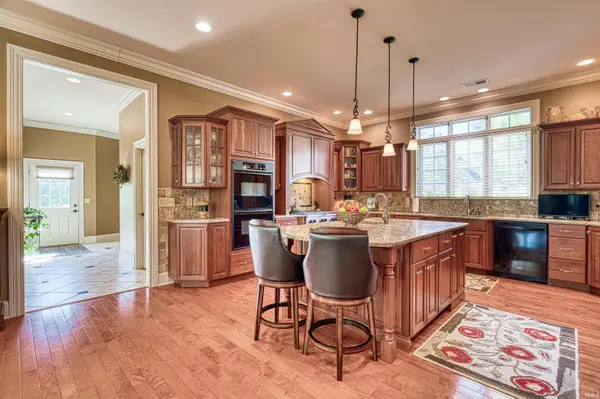 14135 Worthington CT, Evansville, IN 47725
