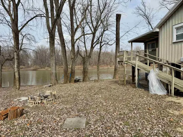 5948 N 185 W RD, Patoka, IN 47666