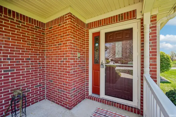 933 Amesbury CT, Indianapolis, IN 46217-5363