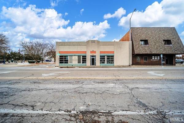 322 N Walnut ST, Muncie, IN 47305-1722