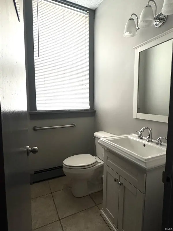 127 E Main ST, North Manchester, IN 46962