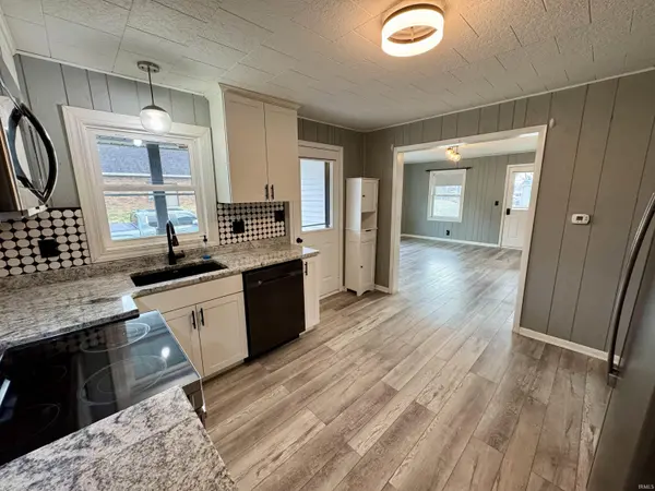 108 E Walnut ST, Petersburg, IN 47567