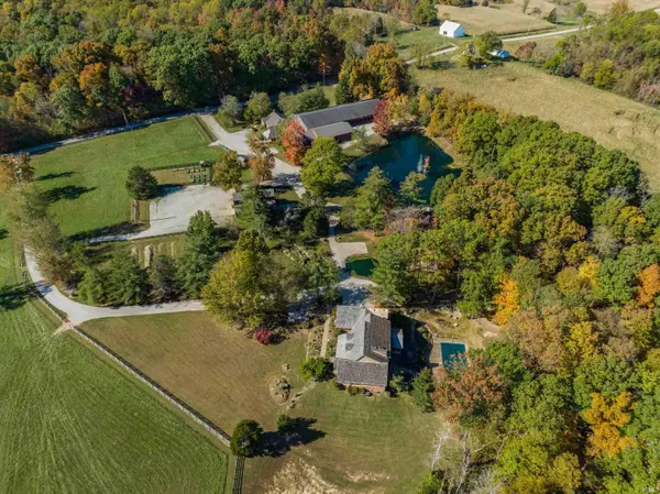 2034 Dubois RD, Spencer, IN 47460-6246