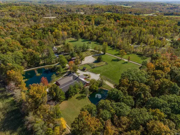 2034 Dubois RD, Spencer, IN 47460-6246