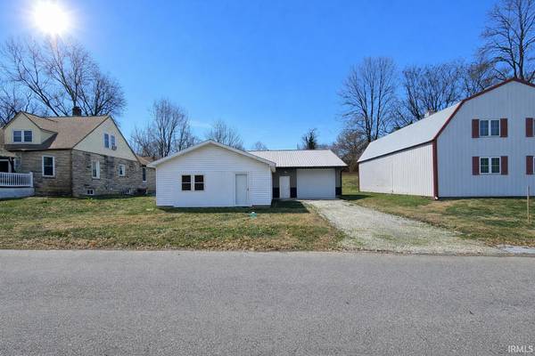 608 NW 2nd ST, Washington, IN 47501-1602