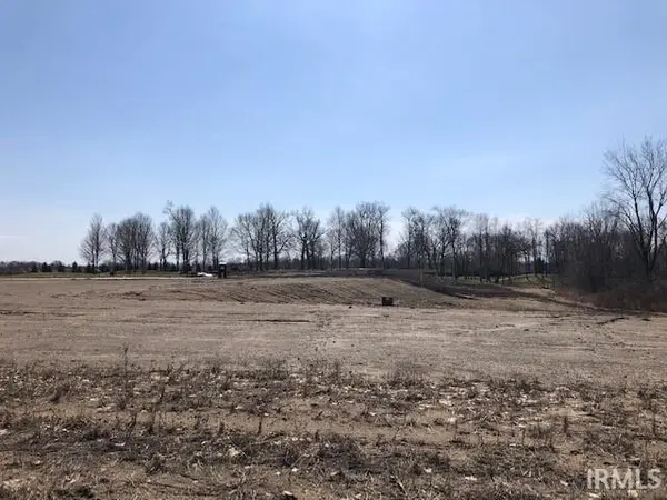 1909 Golfview DR, Auburn, IN 46706