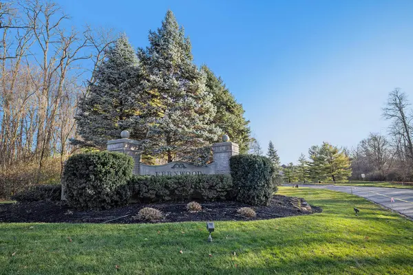 53068 Summer Breeze DR, South Bend, IN 46637