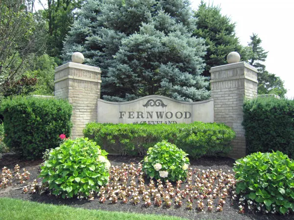53232 Summer Breeze DR, South Bend, IN 46637