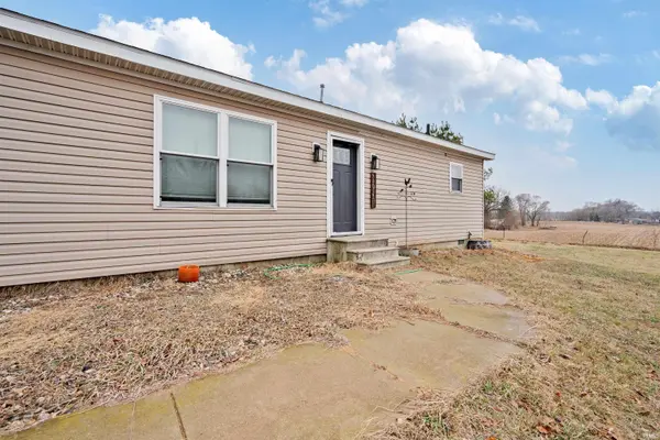 8761 N 1300 E ***, Burnettsville, IN 47926