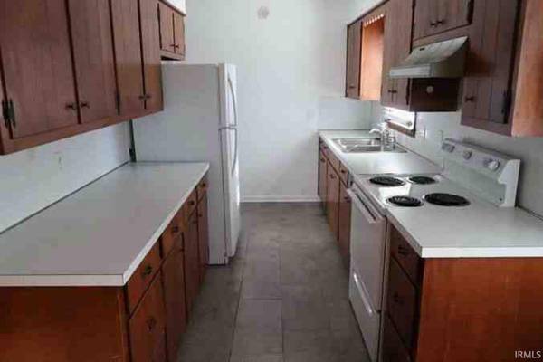 317 E Oak ST, Boonville, IN 47601